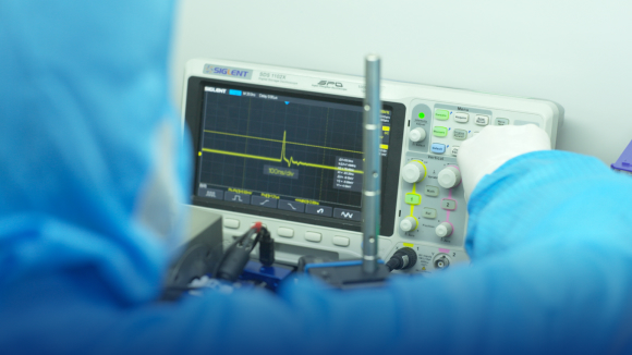 鼎点平台研发测试-不断突破传统产品技术开发模式，引入先进开发工程方法与工具。