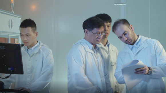 研发团队-研发、工程、技术类人员规模年均增长100%，人员结构不断优化。