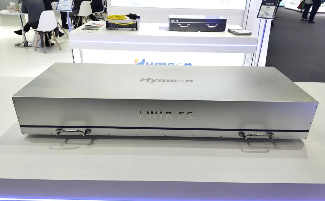 鼎点平台中红外飞秒激光器